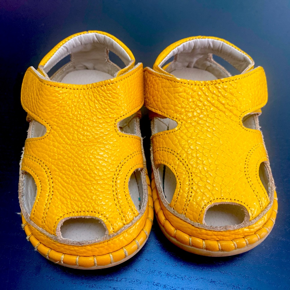 Baby girl Stride Ride shoes size 6 extra wide